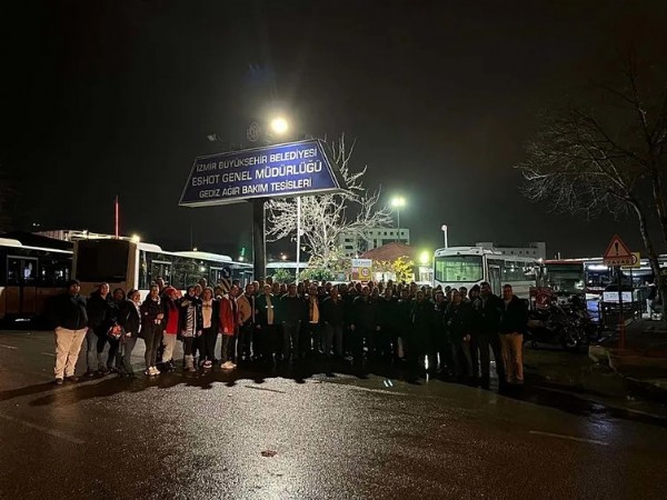 İzmir'de maaş krizi büyüyor! Otobüs şoförleri iş bıraktı